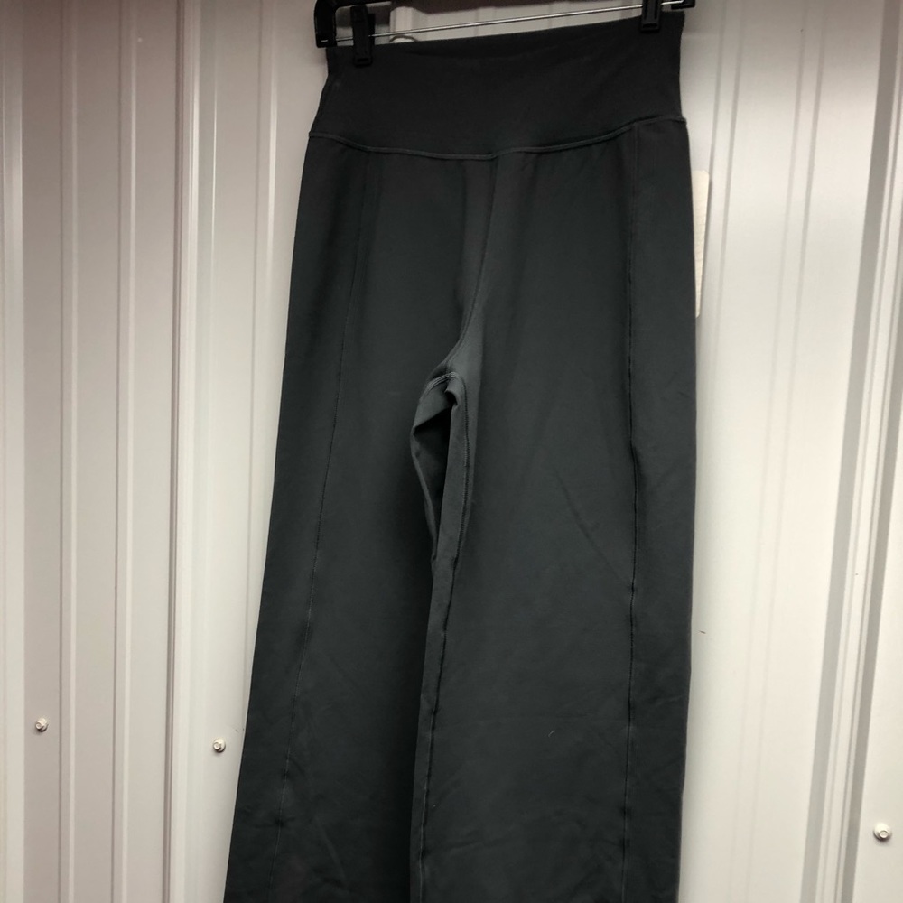 Women lululemon athletica yoga pants